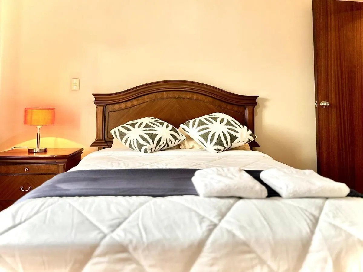 Apartman Acogedor Apartamento Centrico Con 3Habitaciones Con Bano, Terraza Y 2Estacionamientos Cuenca